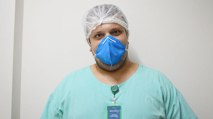 "A pandemia me fez ser mais grato a Deus", confessa o técnico de enfermagem Jonathan Rinaldo